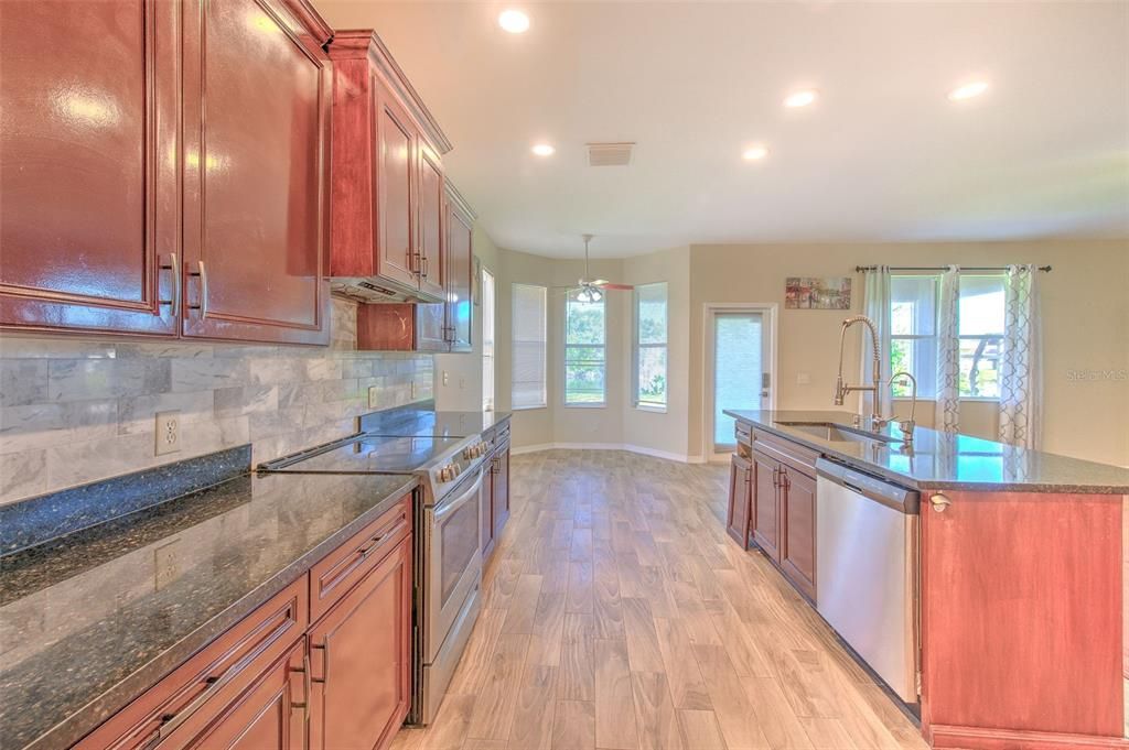 For Sale: $418,000 (4 beds, 2 baths, 2792 Square Feet)