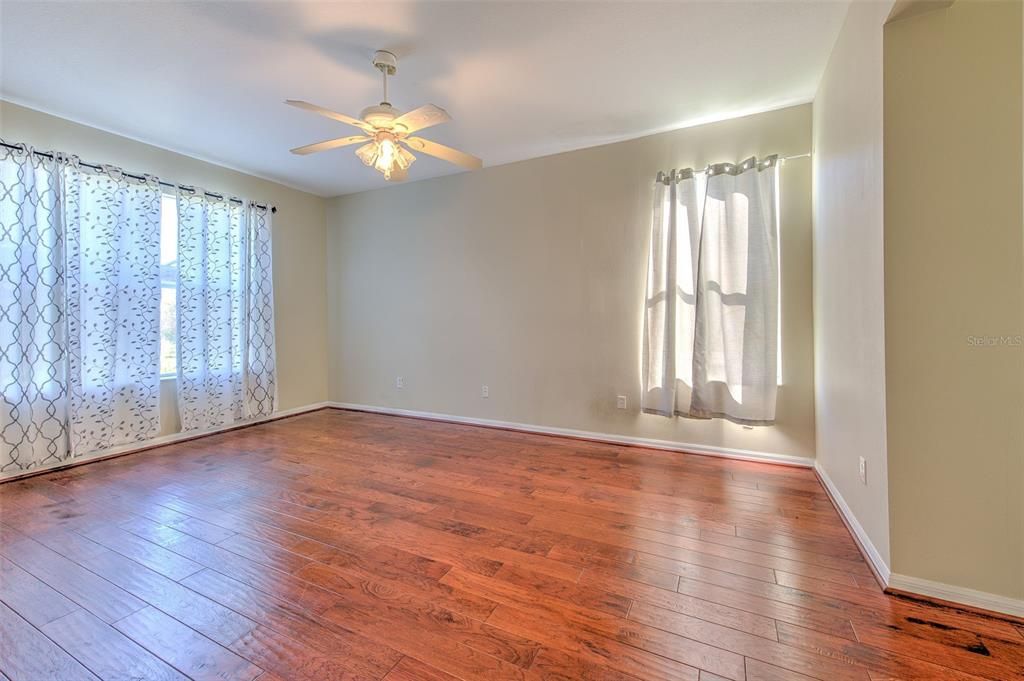 For Sale: $418,000 (4 beds, 2 baths, 2792 Square Feet)