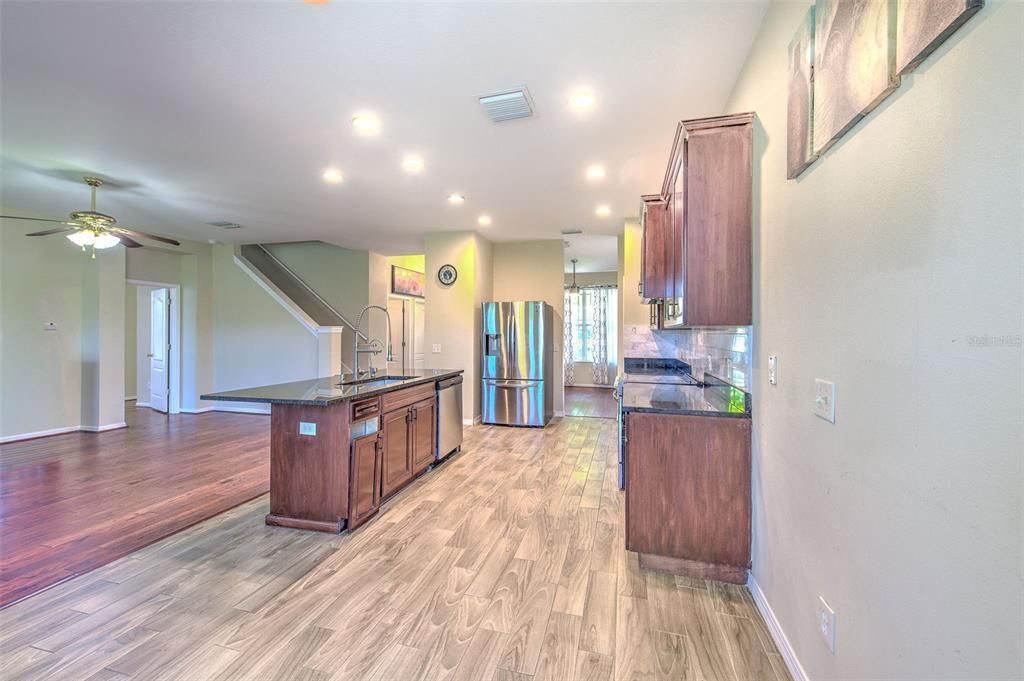 For Sale: $418,000 (4 beds, 2 baths, 2792 Square Feet)