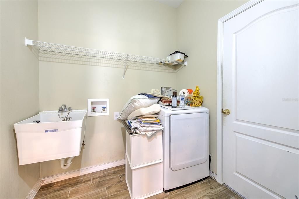 For Sale: $418,000 (4 beds, 2 baths, 2792 Square Feet)