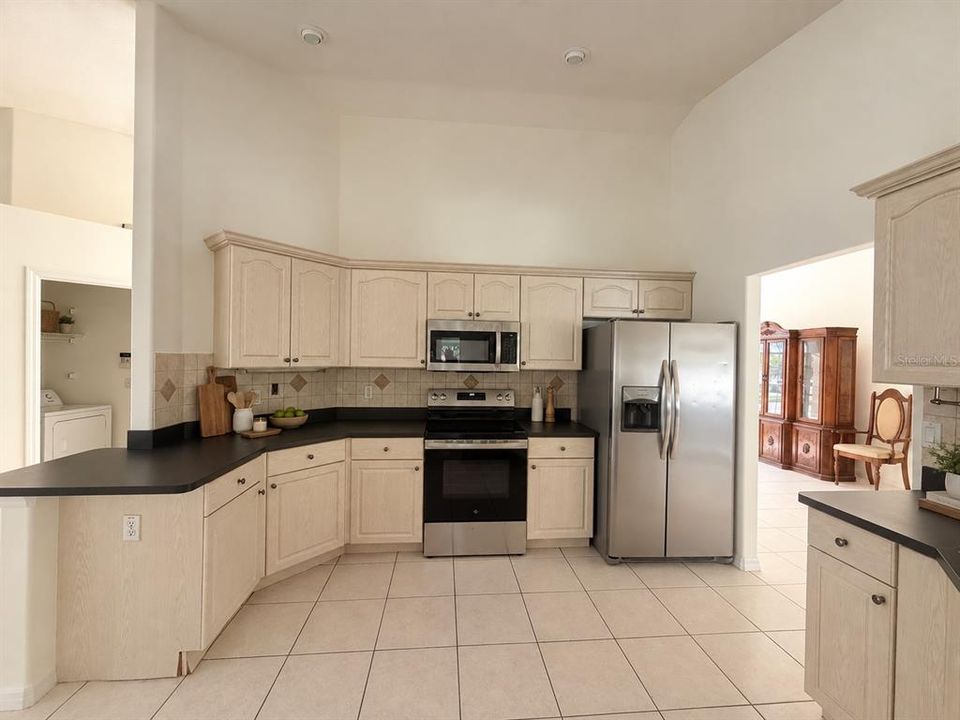В аренду: $2,300 (3 спален, 2 ванн, 2194 Квадратных фут)