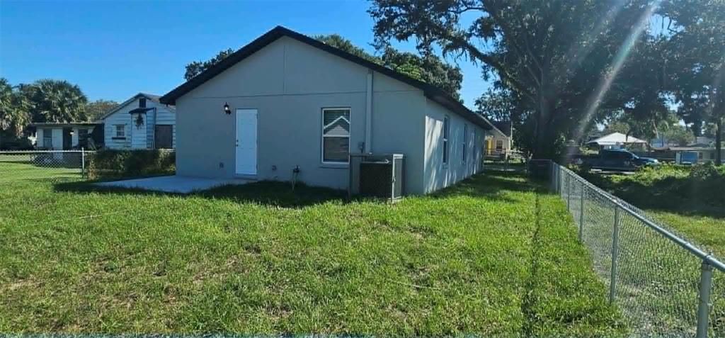 For Sale: $269,900 (3 beds, 2 baths, 1291 Square Feet)