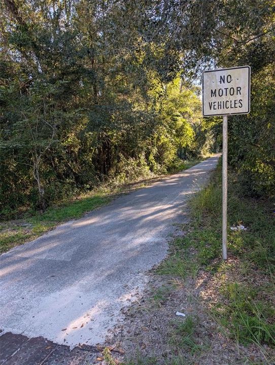 На продажу: $49,900 (1.49 acres)