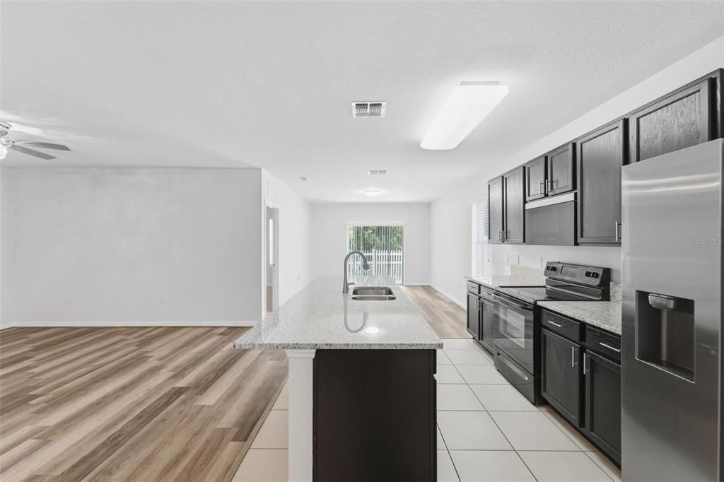 For Rent: $2,200 (4 beds, 2 baths, 1842 Square Feet)