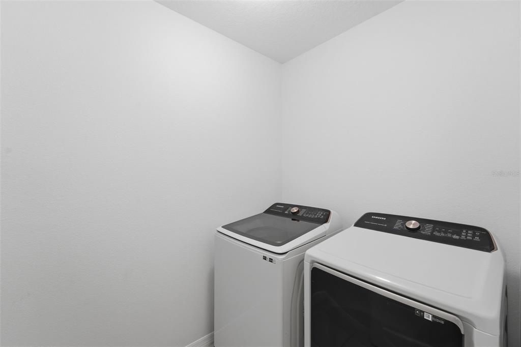 For Rent: $2,200 (4 beds, 2 baths, 1842 Square Feet)