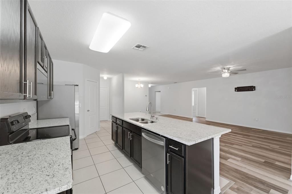 For Rent: $2,200 (4 beds, 2 baths, 1842 Square Feet)