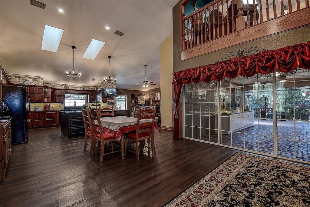 For Sale: $1,225,000 (5 beds, 5 baths, 4324 Square Feet)