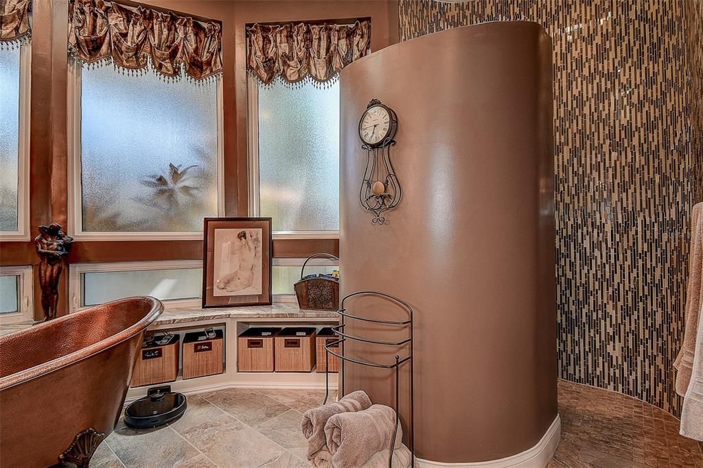 For Sale: $1,225,000 (5 beds, 5 baths, 4324 Square Feet)