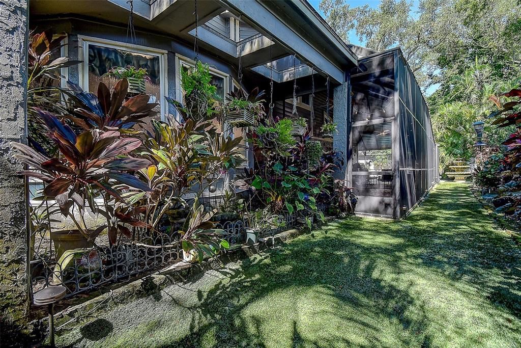For Sale: $1,225,000 (5 beds, 5 baths, 4324 Square Feet)