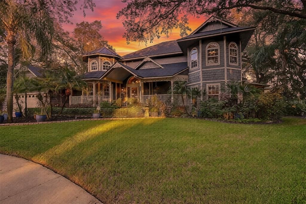 For Sale: $1,225,000 (5 beds, 5 baths, 4324 Square Feet)
