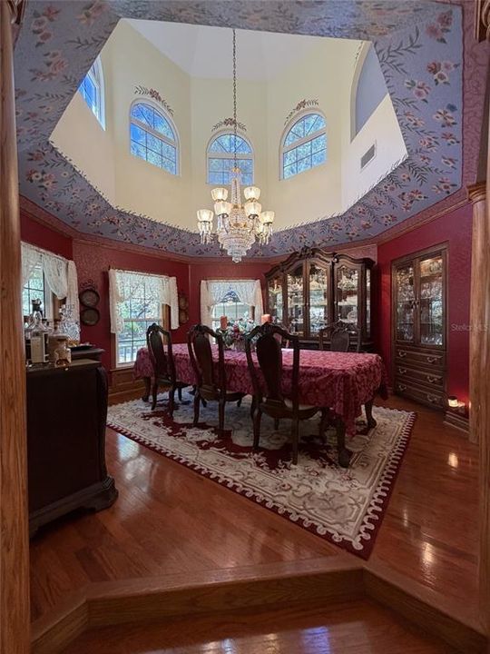 For Sale: $1,225,000 (5 beds, 5 baths, 4324 Square Feet)