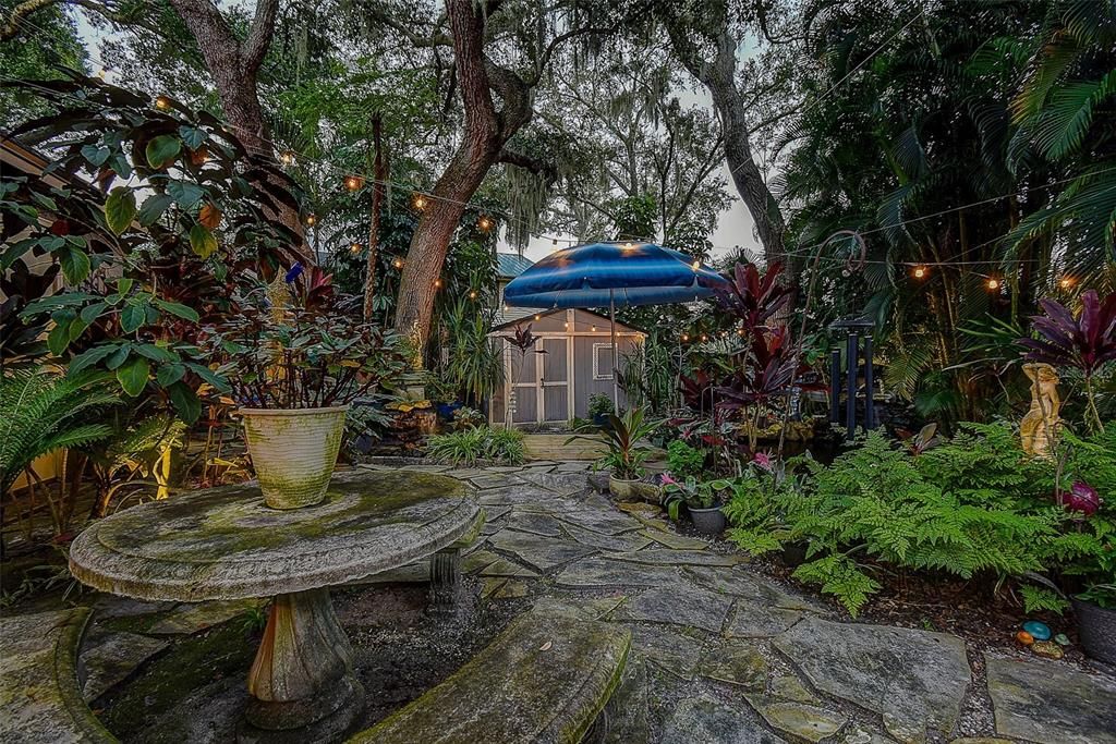 For Sale: $1,225,000 (5 beds, 5 baths, 4324 Square Feet)