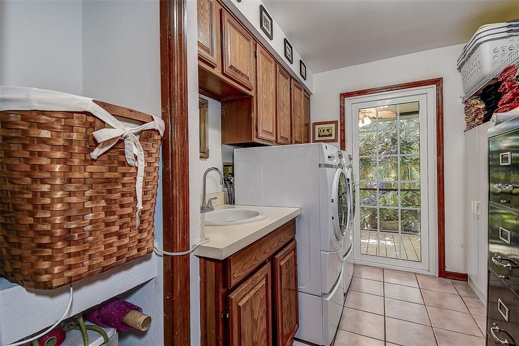 For Sale: $1,225,000 (5 beds, 5 baths, 4324 Square Feet)