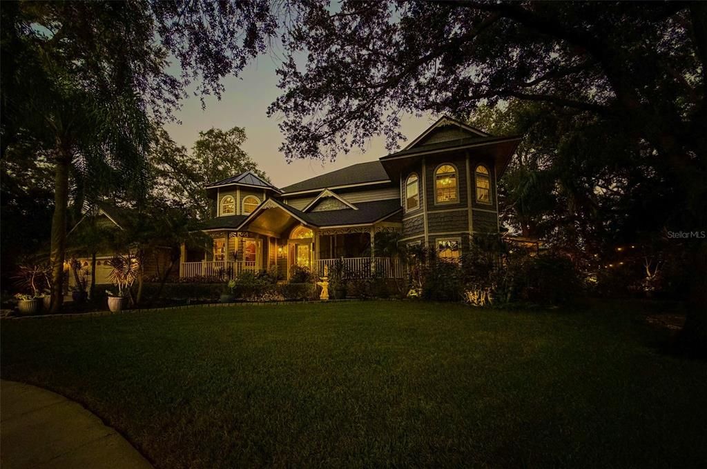 For Sale: $1,225,000 (5 beds, 5 baths, 4324 Square Feet)