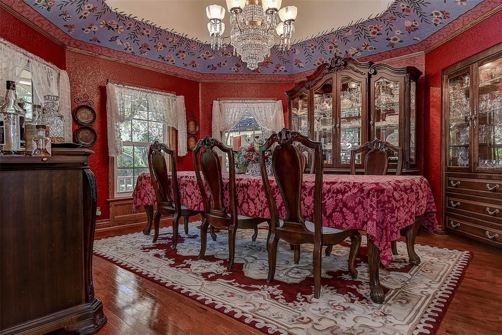 For Sale: $1,225,000 (5 beds, 5 baths, 4324 Square Feet)
