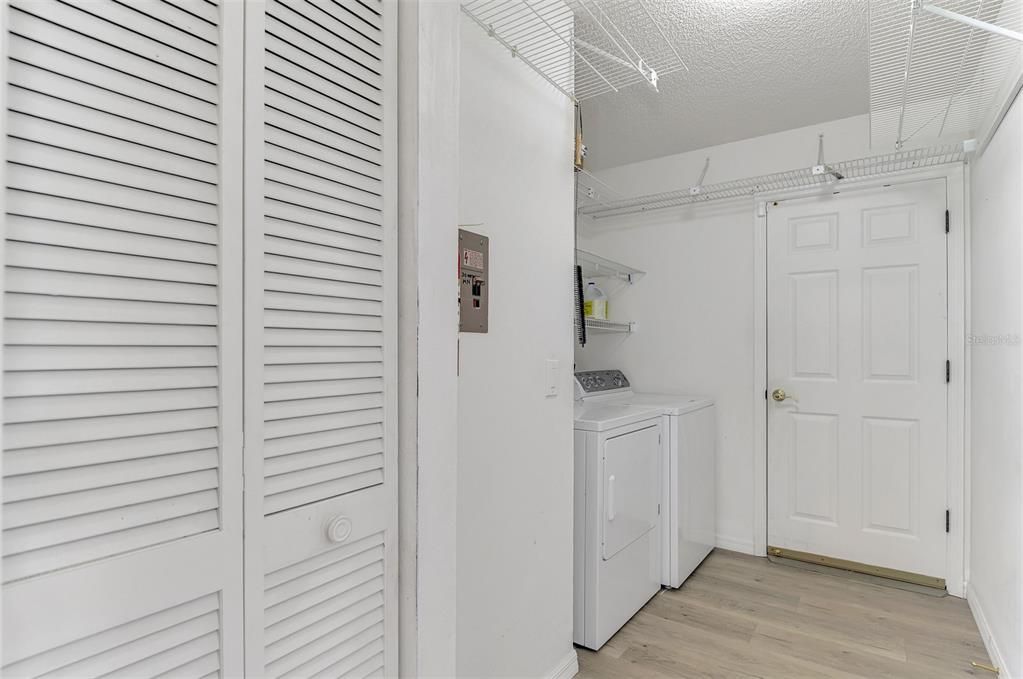 На продажу: $309,900 (2 спален, 2 ванн, 1869 Квадратных фут)