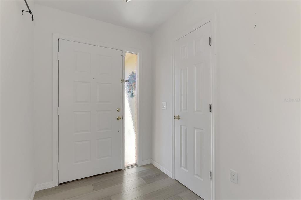 На продажу: $309,900 (2 спален, 2 ванн, 1869 Квадратных фут)