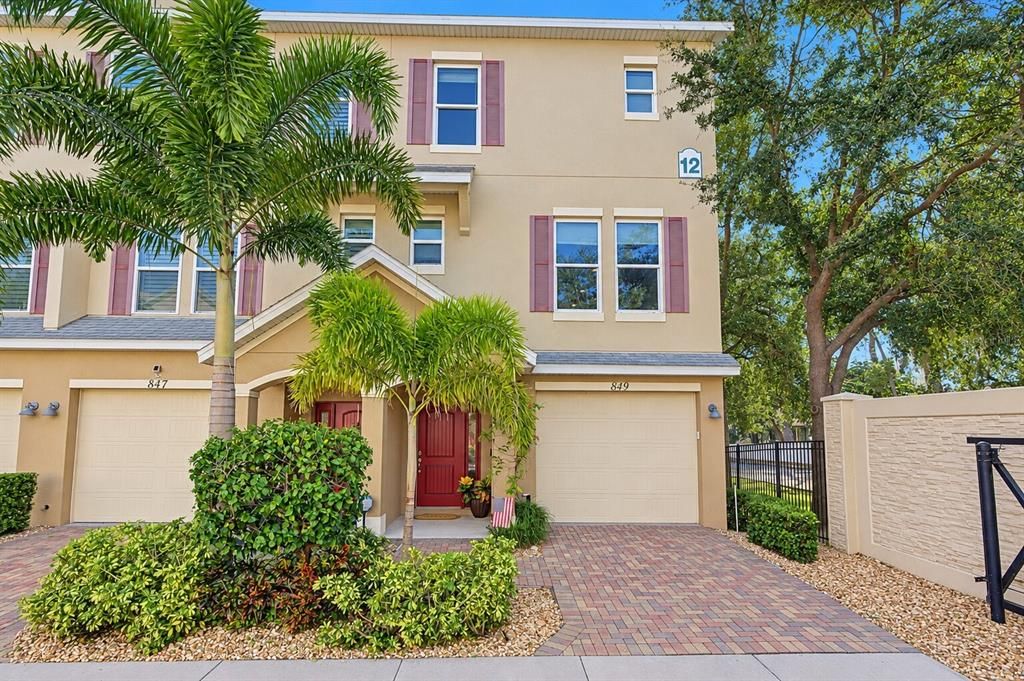 For Sale: $375,000 (3 beds, 2 baths, 1828 Square Feet)