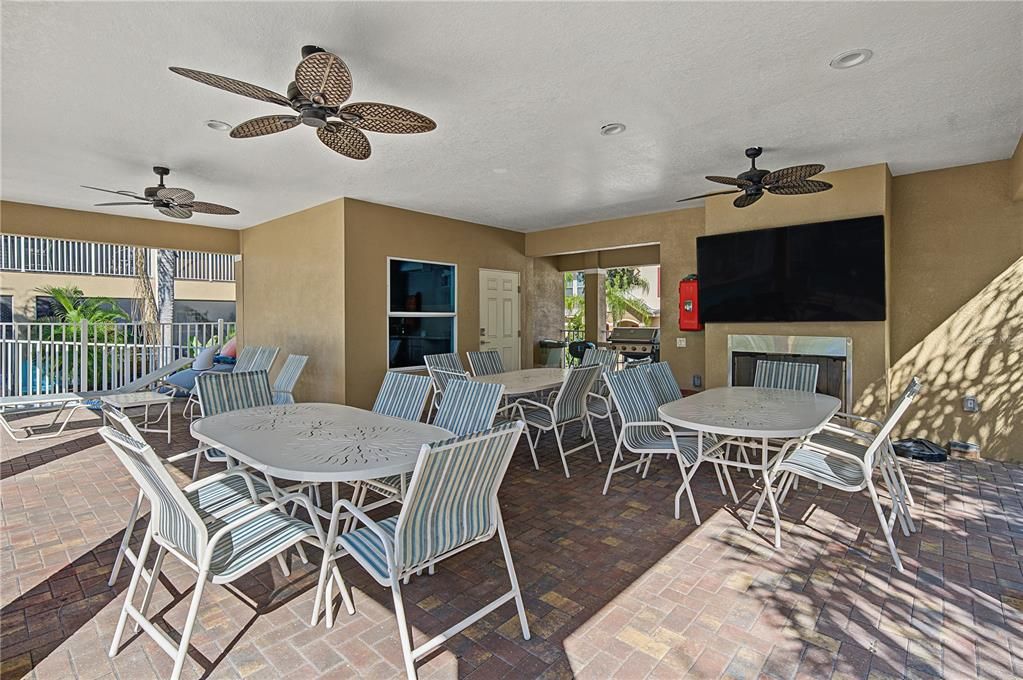 For Sale: $375,000 (3 beds, 2 baths, 1828 Square Feet)