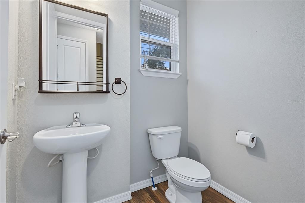For Sale: $375,000 (3 beds, 2 baths, 1828 Square Feet)