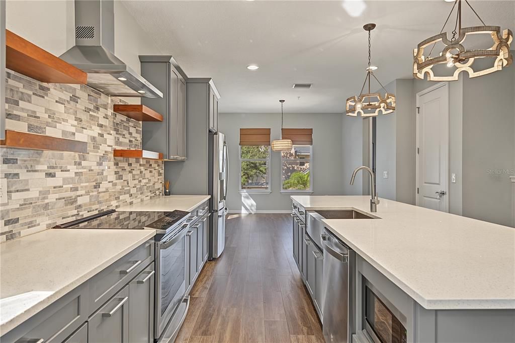 For Sale: $375,000 (3 beds, 2 baths, 1828 Square Feet)