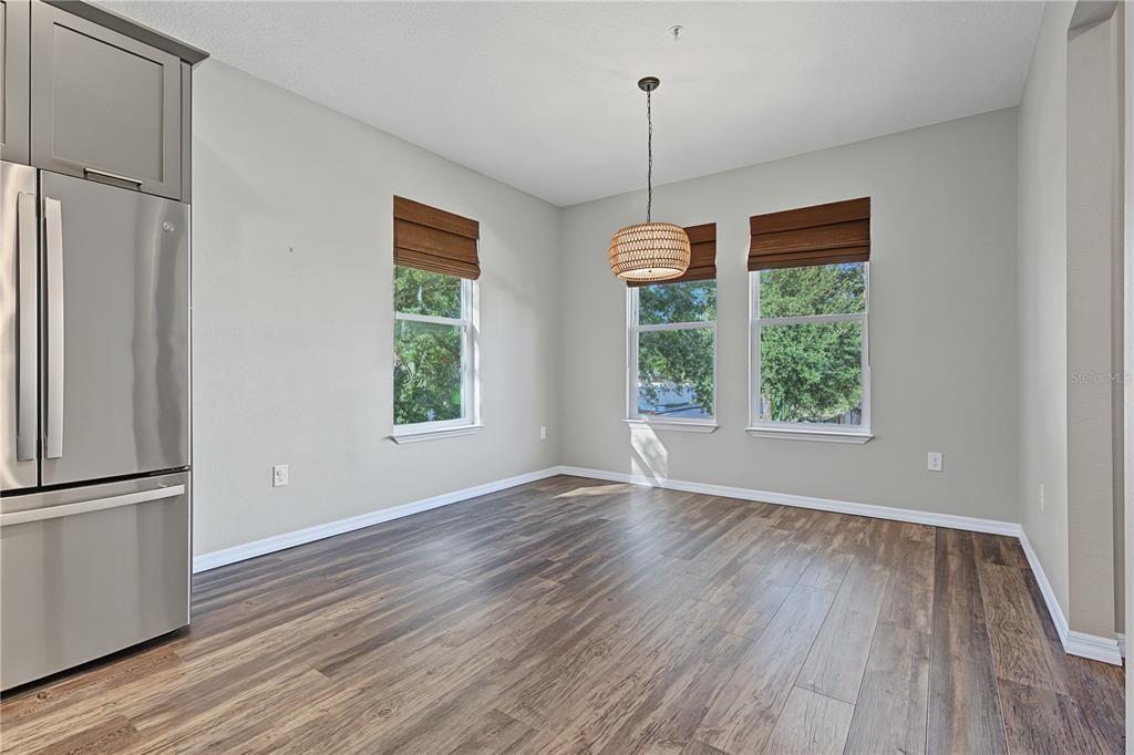 For Sale: $375,000 (3 beds, 2 baths, 1828 Square Feet)