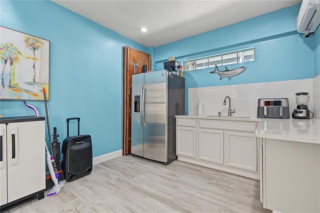 For Sale: $375,000 (3 beds, 2 baths, 1828 Square Feet)