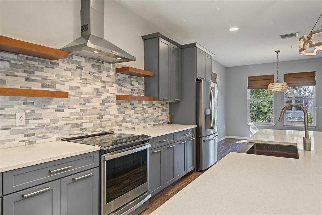 For Sale: $375,000 (3 beds, 2 baths, 1828 Square Feet)