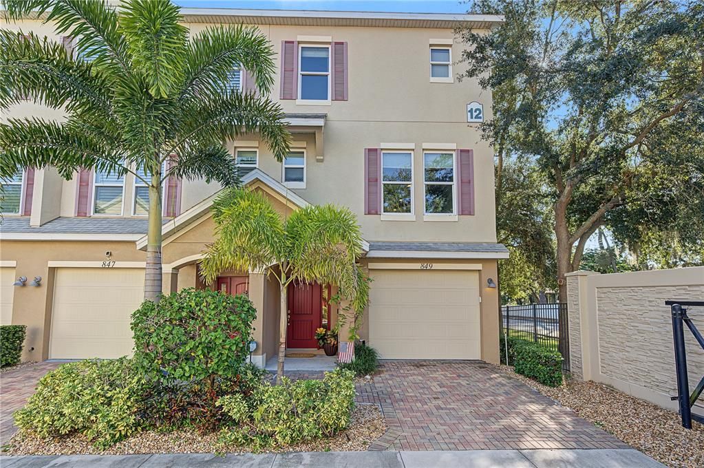 For Sale: $375,000 (3 beds, 2 baths, 1828 Square Feet)