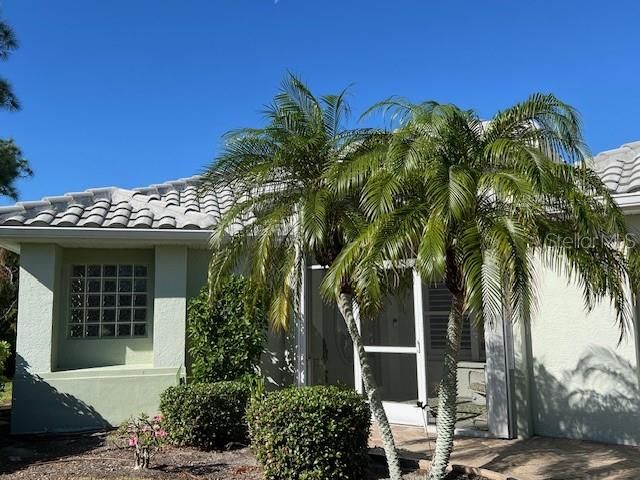 Active With Contract: $339,000 (2 beds, 2 baths, 1620 Square Feet)