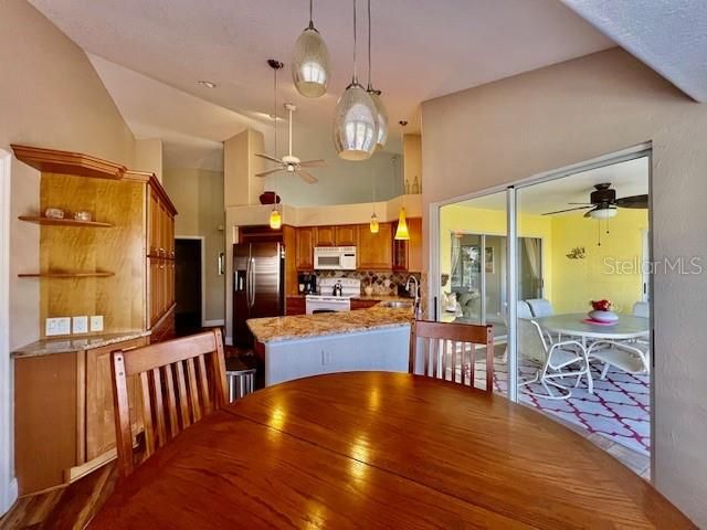 Active With Contract: $339,000 (2 beds, 2 baths, 1620 Square Feet)