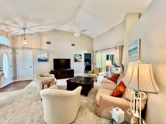 Active With Contract: $339,000 (2 beds, 2 baths, 1620 Square Feet)