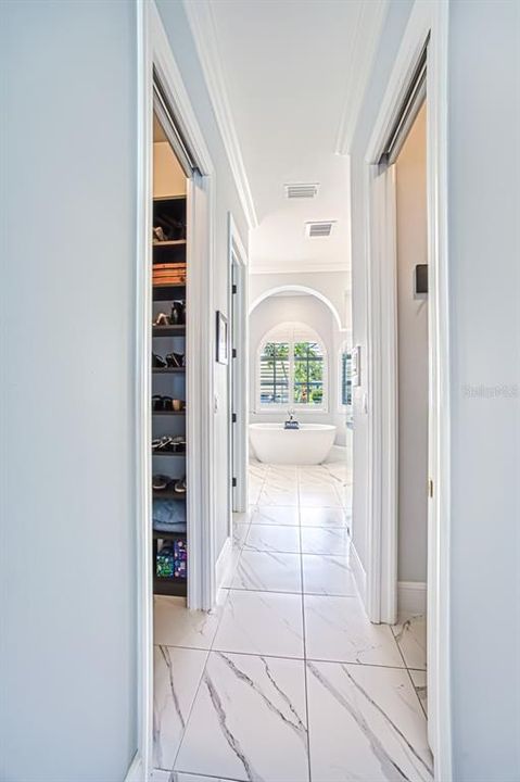 En Venta: $795,000 (4 camas, 3 baños, 2459 Pies cuadrados)