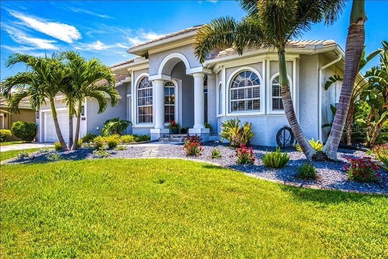 En Venta: $795,000 (4 camas, 3 baños, 2459 Pies cuadrados)