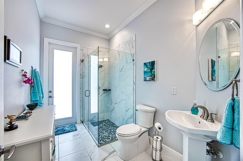 En Venta: $795,000 (4 camas, 3 baños, 2459 Pies cuadrados)