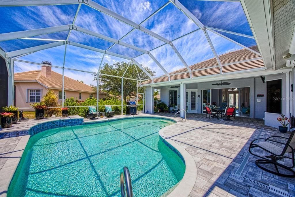En Venta: $795,000 (4 camas, 3 baños, 2459 Pies cuadrados)