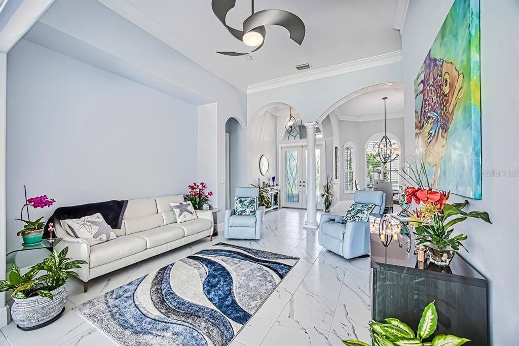 En Venta: $795,000 (4 camas, 3 baños, 2459 Pies cuadrados)