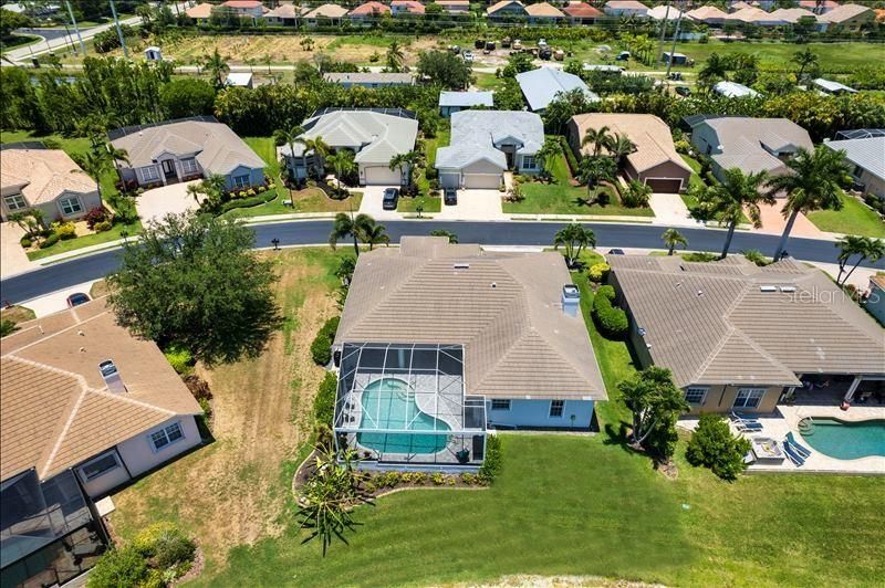 En Venta: $795,000 (4 camas, 3 baños, 2459 Pies cuadrados)