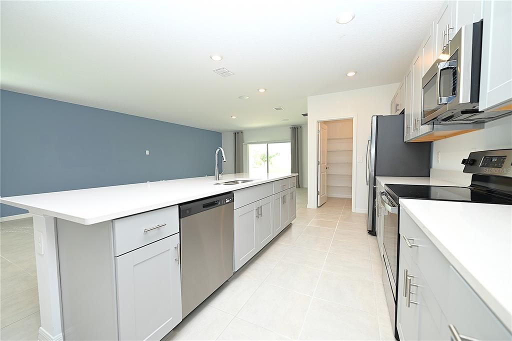 В аренду: $1,960 (3 спален, 2 ванн, 2322 Квадратных фут)