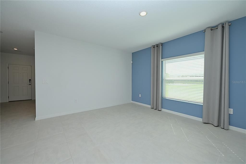 В аренду: $1,960 (3 спален, 2 ванн, 2322 Квадратных фут)