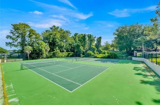 For Sale: $110,000 (1 beds, 1 baths, 552 Square Feet)