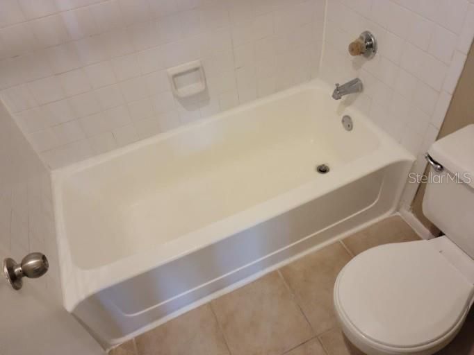 For Sale: $110,000 (1 beds, 1 baths, 552 Square Feet)