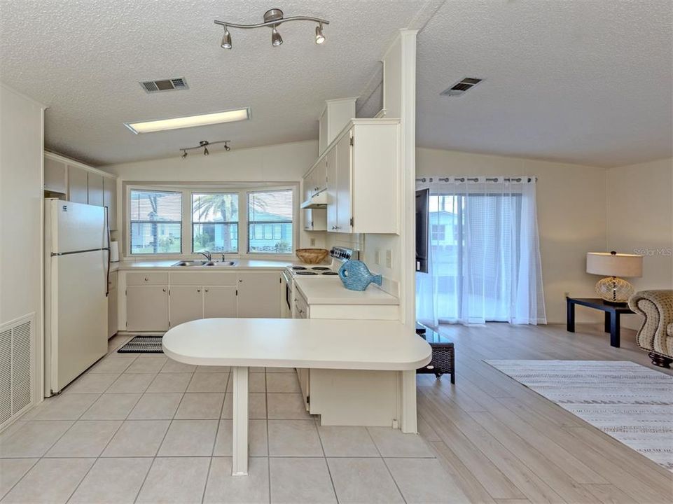 En Venta: $138,000 (2 camas, 2 baños, 935 Pies cuadrados)