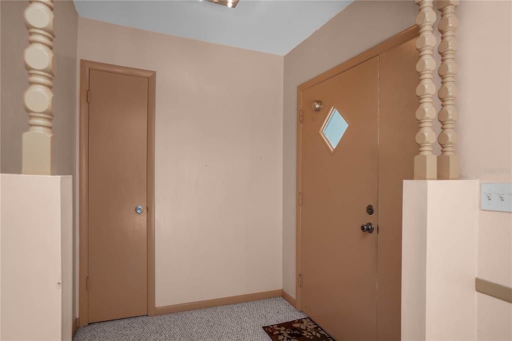 На продажу: $185,000 (2 спален, 1 ванн, 1241 Квадратных фут)