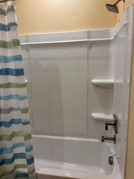 En Renta: $2,400 (4 camas, 2 baños, 1533 Pies cuadrados)
