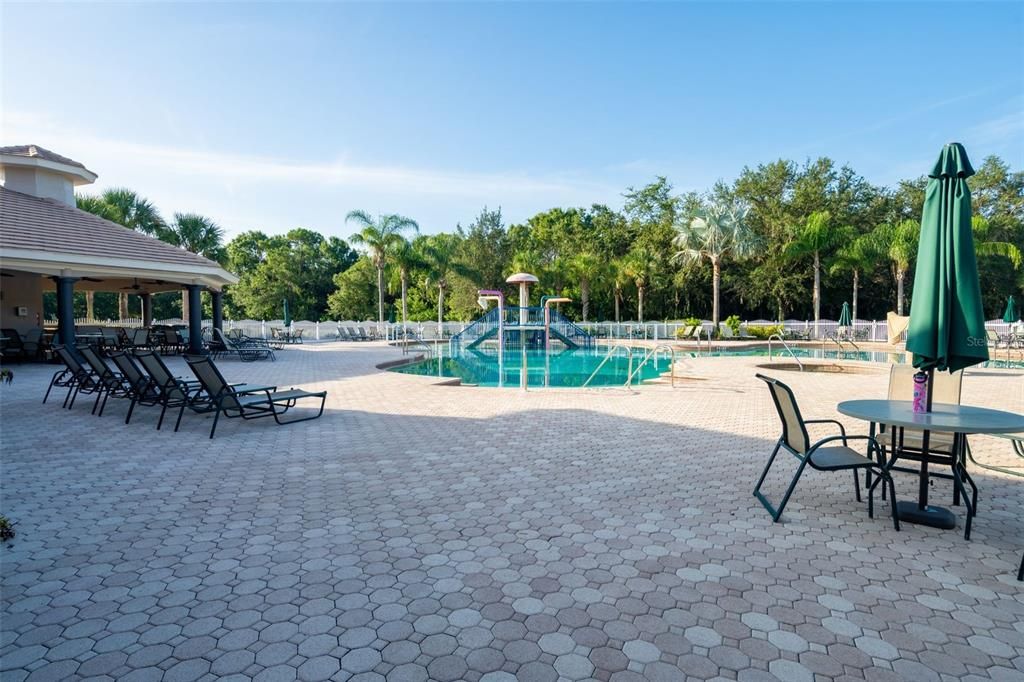 En Venta: $795,000 (3 camas, 2 baños, 2203 Pies cuadrados)