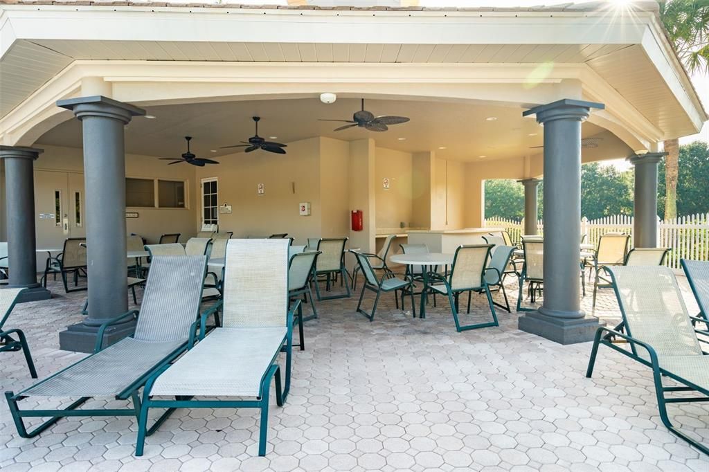 En Venta: $795,000 (3 camas, 2 baños, 2203 Pies cuadrados)