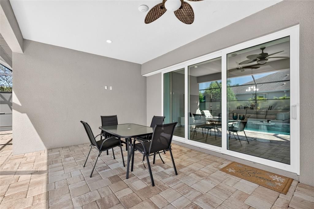 En Venta: $795,000 (3 camas, 2 baños, 2203 Pies cuadrados)