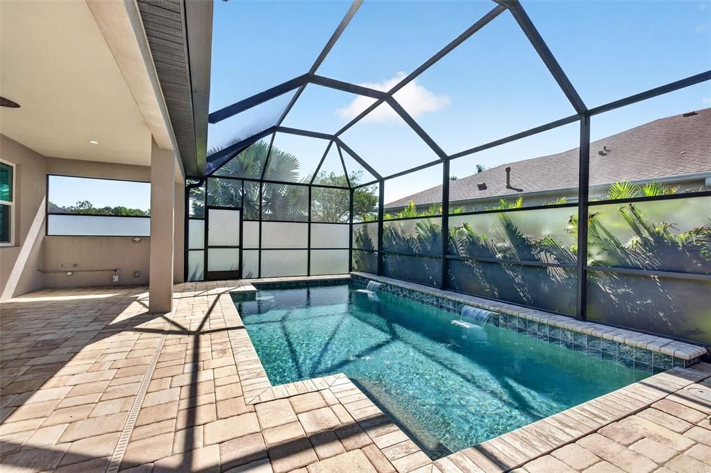 En Venta: $795,000 (3 camas, 2 baños, 2203 Pies cuadrados)