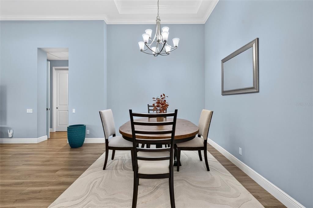 En Venta: $795,000 (3 camas, 2 baños, 2203 Pies cuadrados)